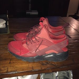 Maroon Nike Huaraches